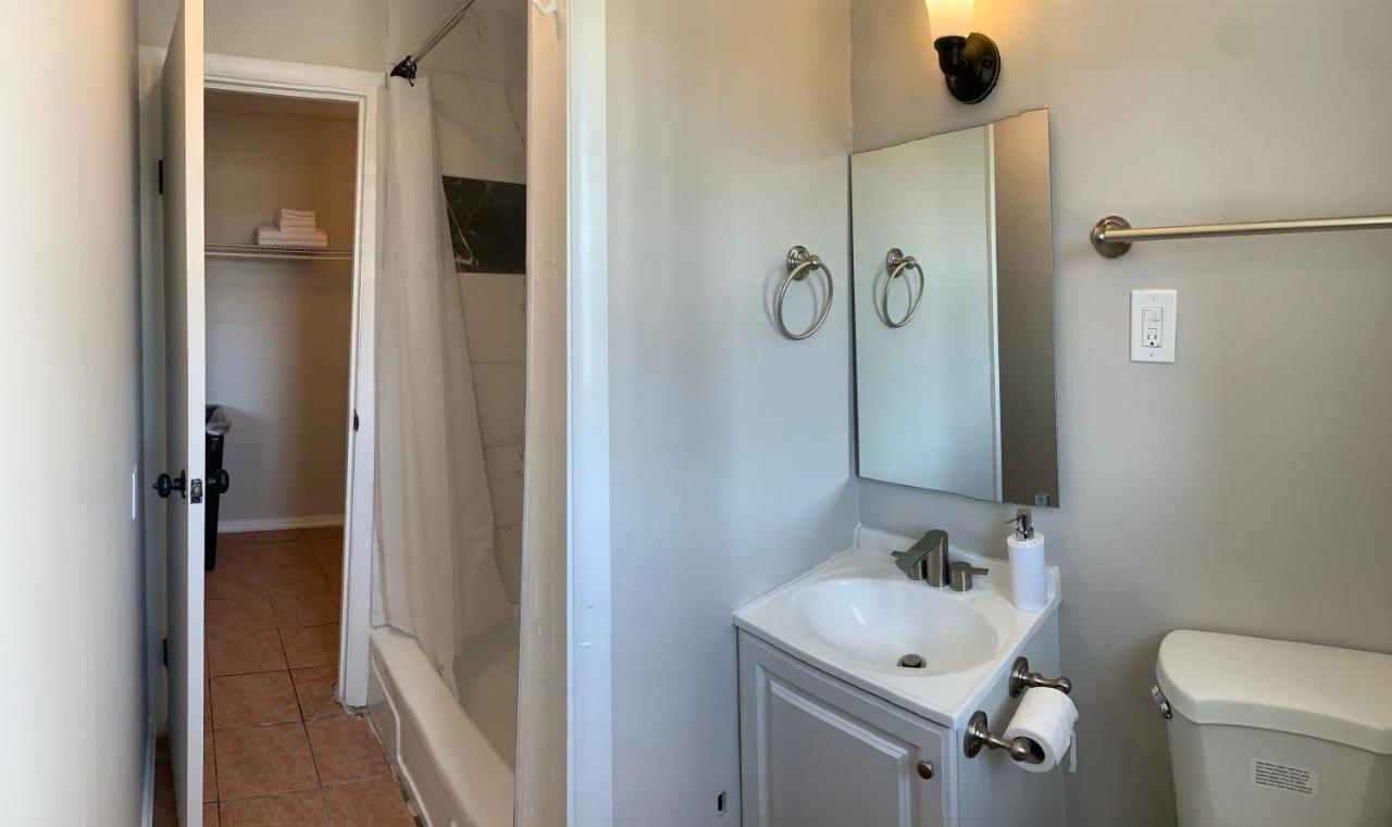 Hotel Indy Индианаполис Екстериор снимка